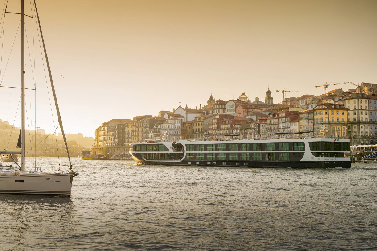 アバロン・アレグリアと一緒にドウロ渓谷に