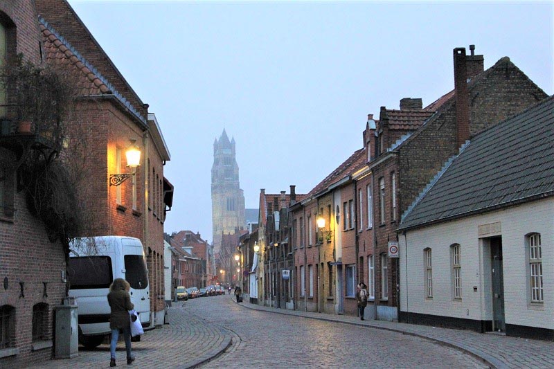 予算内でブルージュで週末を過ごす方法