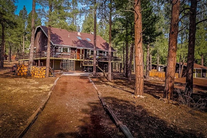 究極の休暇のためのアリゾナ州フラッグスタッフにある13の最高評価のキャビン