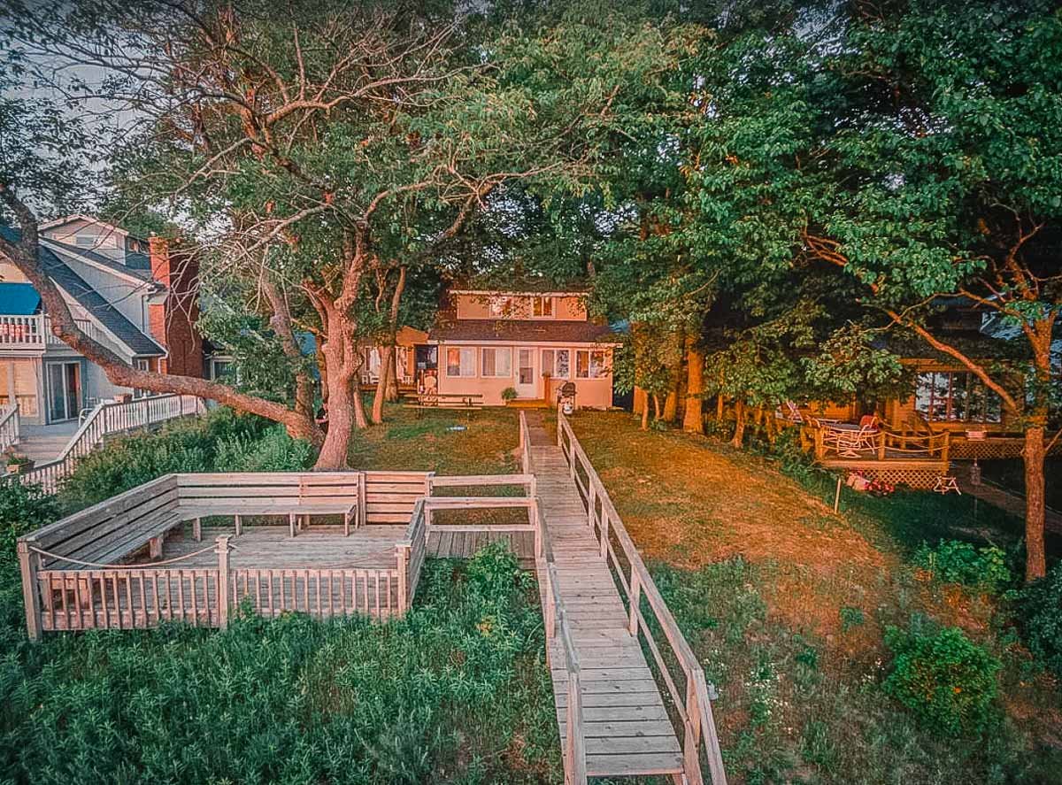 完璧な滞在のためにミシガン湖での見事なビーチハウスレンタル