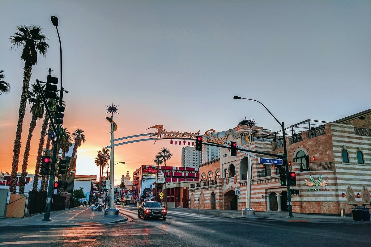 あなたが見る必要があるネバダ州の12の景色の目的地