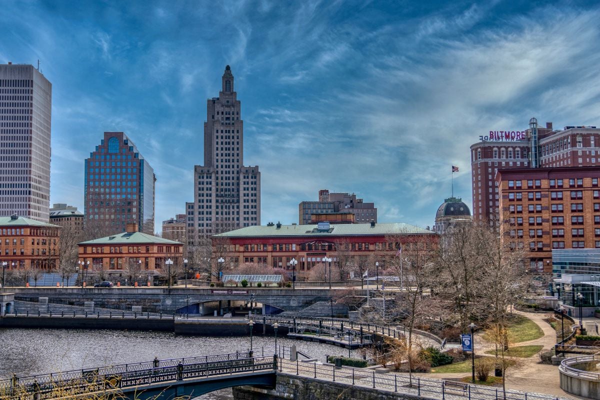 壮大な旅行のためにロルディのプロビデンスでやるべき12の素晴らしいこと