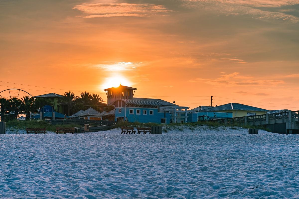 夜のパナマシティビーチでやるべき22の非常識なこと