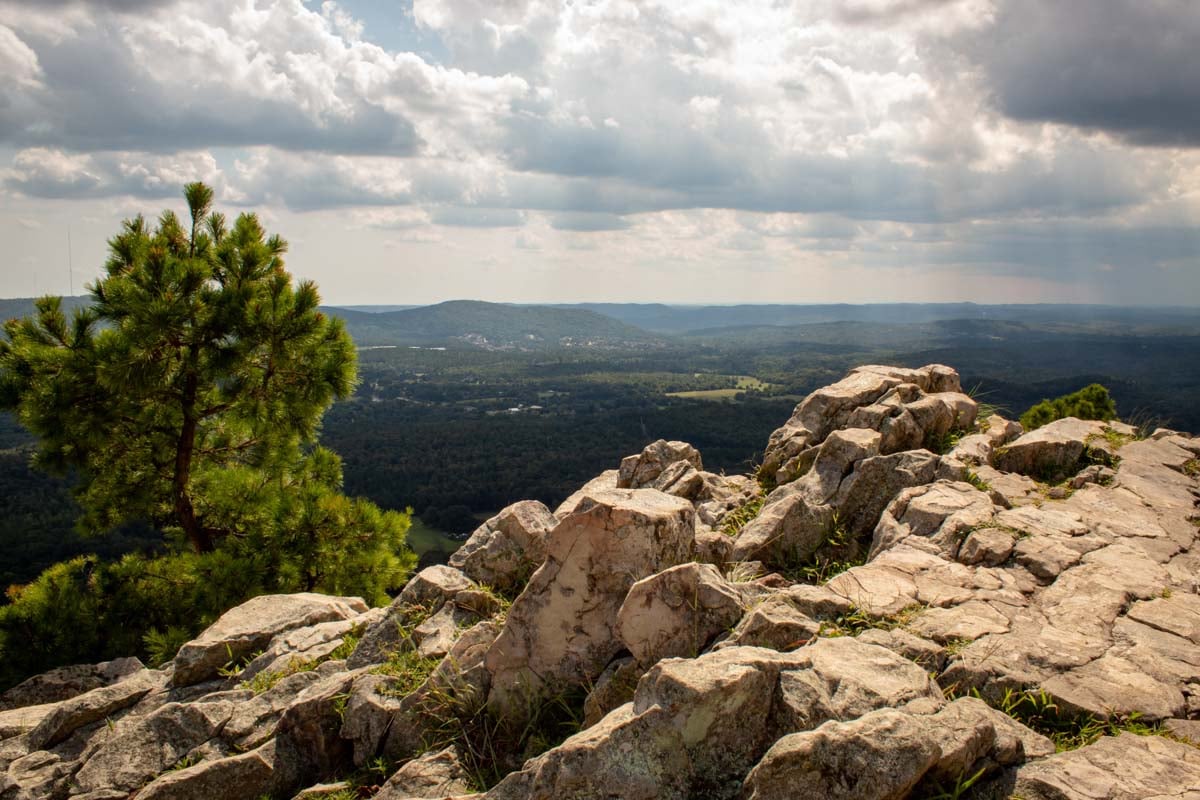 アーカンソー州の12の風光明媚な場所は、落ち着くのに最適です