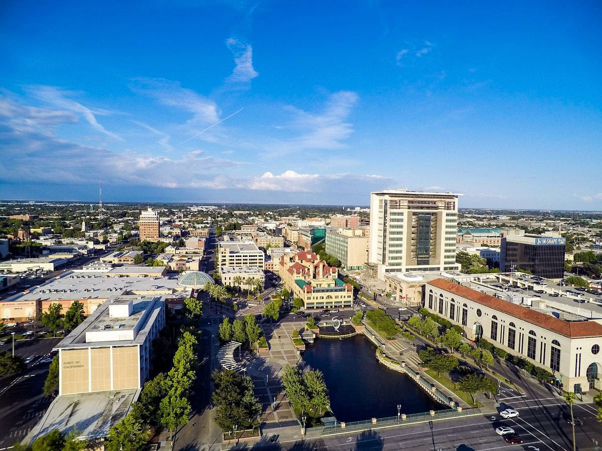 駐在員が繁栄できるカリフォルニアの13の手頃な価格の場所