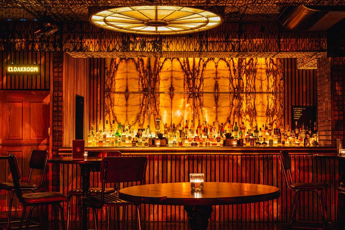 英国マンチェスターにある20のユニークなレストラン:ペルシャのごちそう、チーズステーキなど