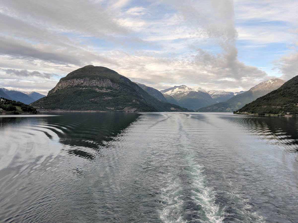 ノルウェーの10の絶対に魔法のようなフィヨルド