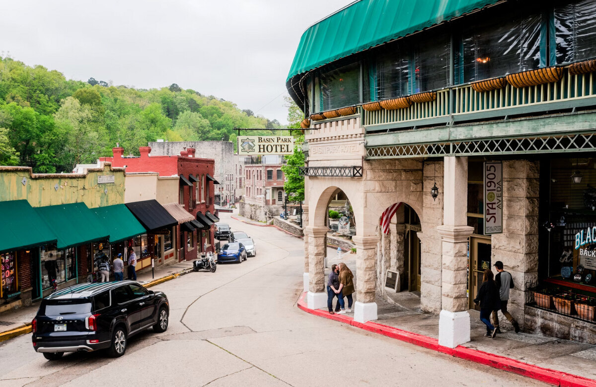 Eureka Springs at Night（2025 Guide）でやるべき12の12