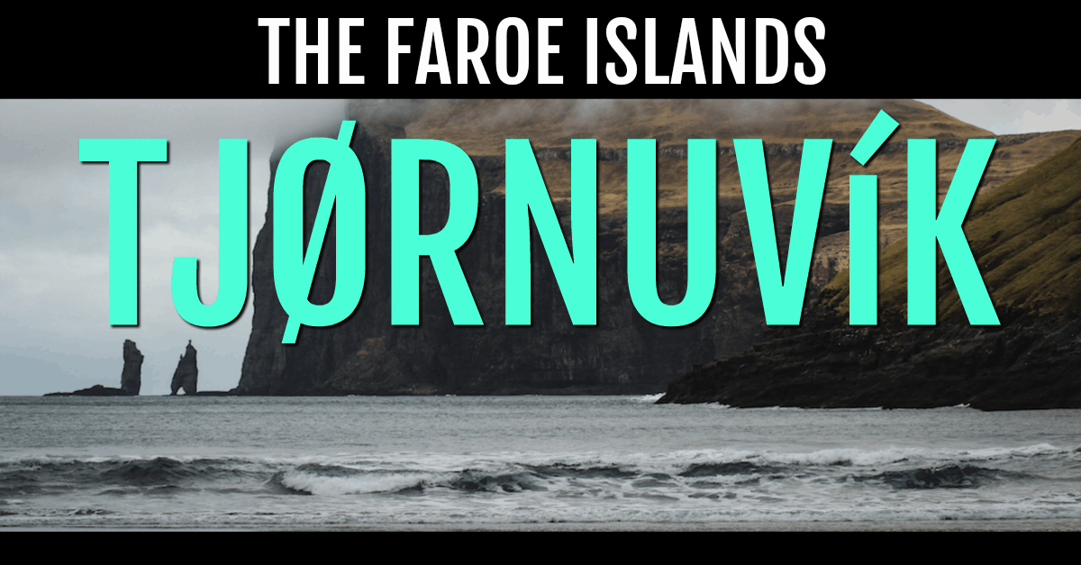 フェロー諸島のTjornuvikの黒い砂陶器