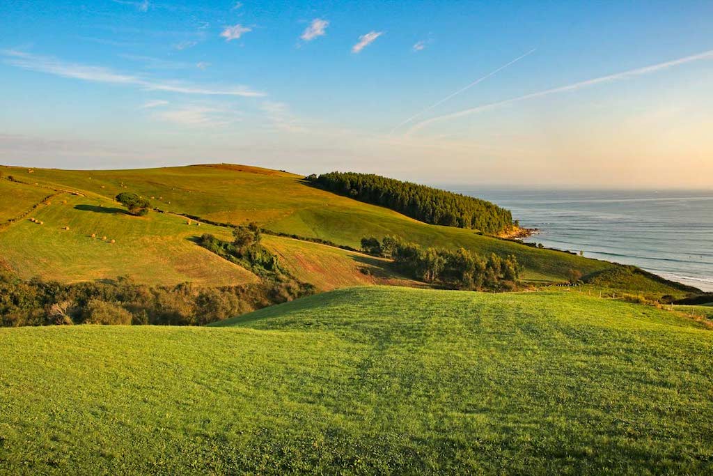 忘れられない旅行のためのスペイン北部の旅程で2週間