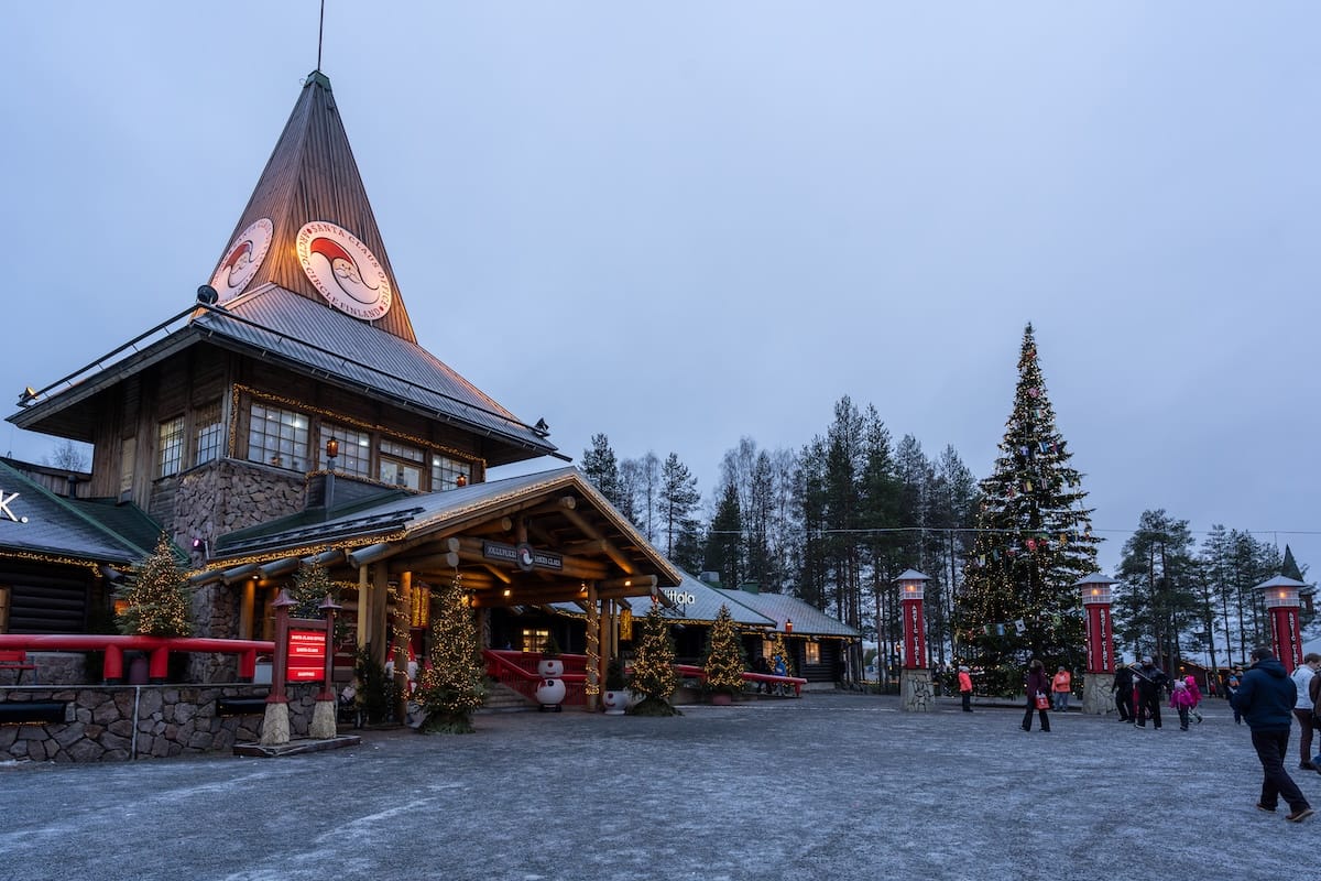 11月（2025年）にロバニエミを訪問するための地元のガイド