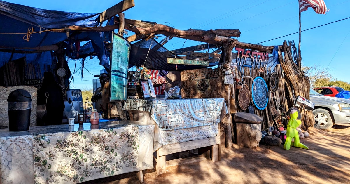 このおいしいロードトリップは、アリゾナの9つの謙虚なフライパンの飲食店に連れて行ってくれます