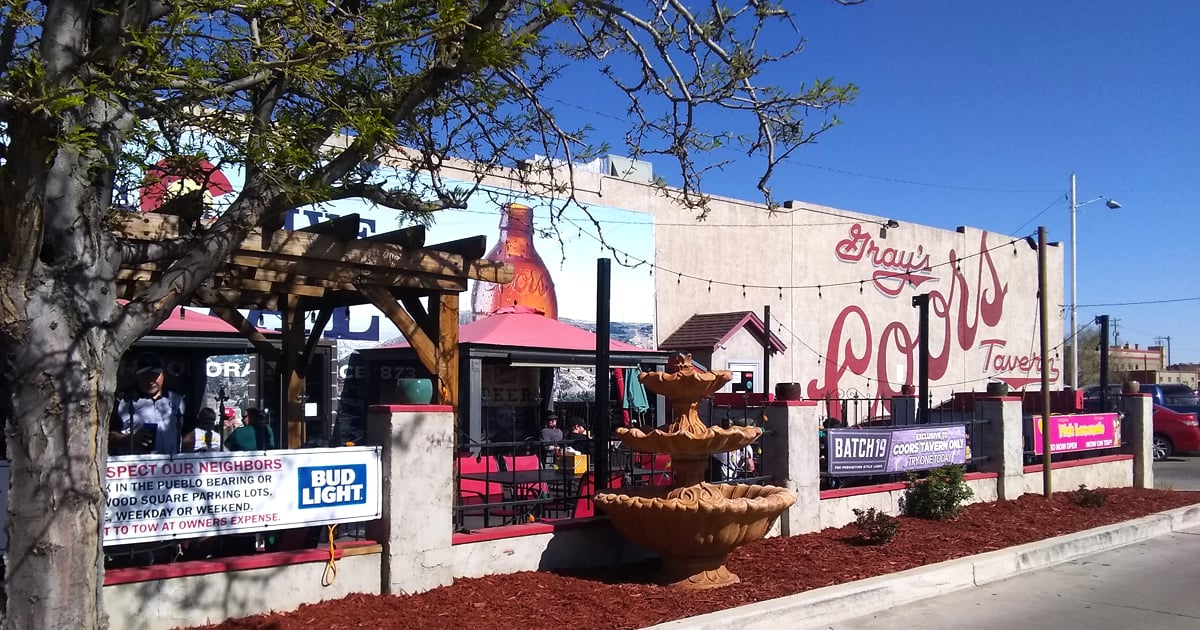 コロラド州のこの飾り気のないレストランは、あなたの人生で最高のステーキを提供します