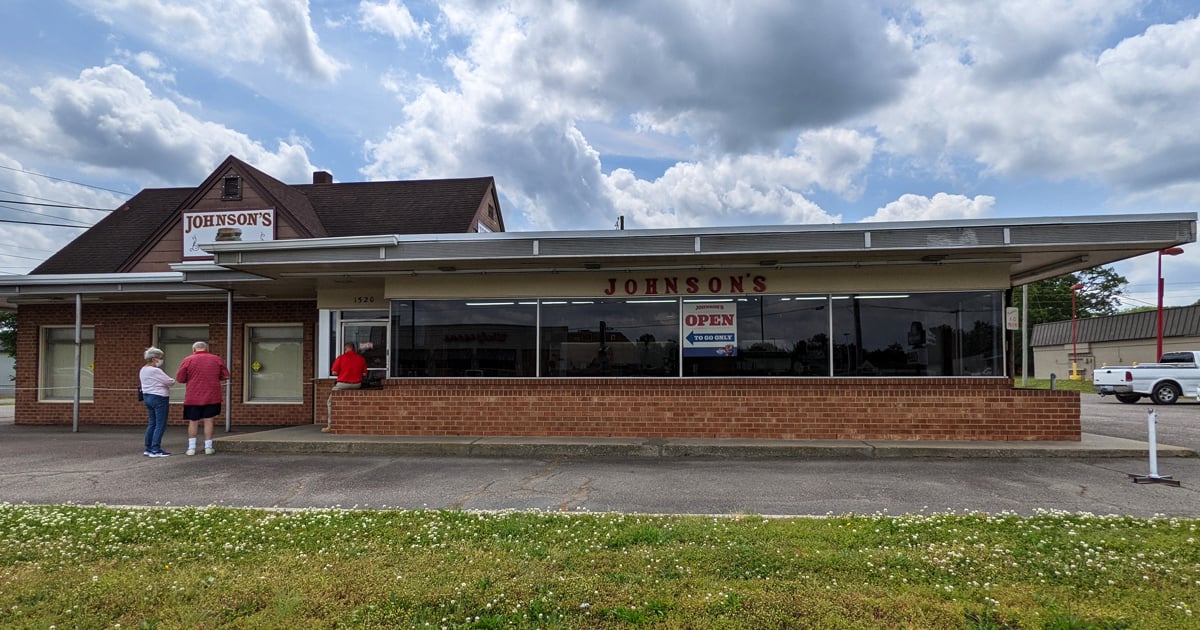 ノースカロライナのこの小さなレストランには、世界中で知られている食欲をそそるハンバーガーがあります