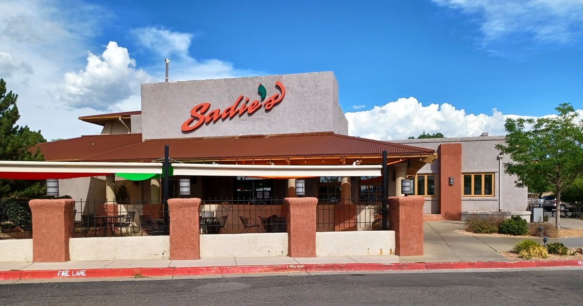 ニューメキシコのこの謙虚なレストランには、州全体で有名なおいしいナチョスがあります