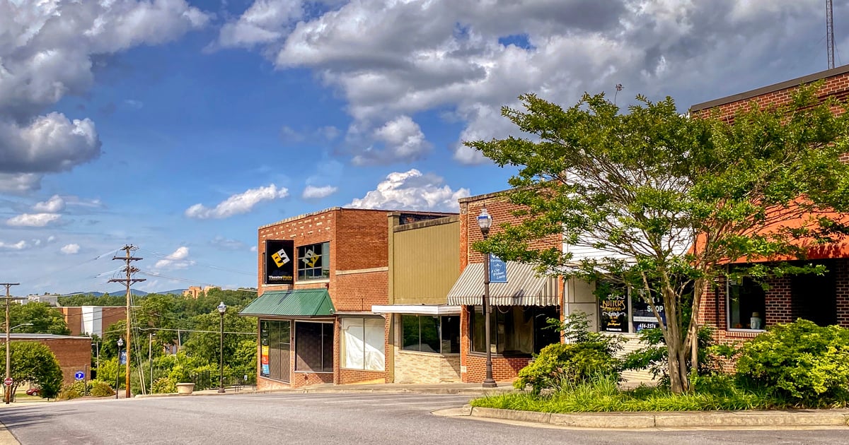 退職者が1,200ドル以下で快適に生活できるバージニア州の10の都市