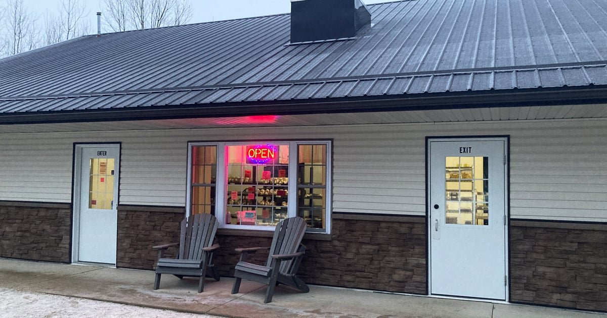 ウィスコンシンの魅力的なアーミッシュベーカリーは、おいしいシナモンがあなたの頭と同じ大きさ