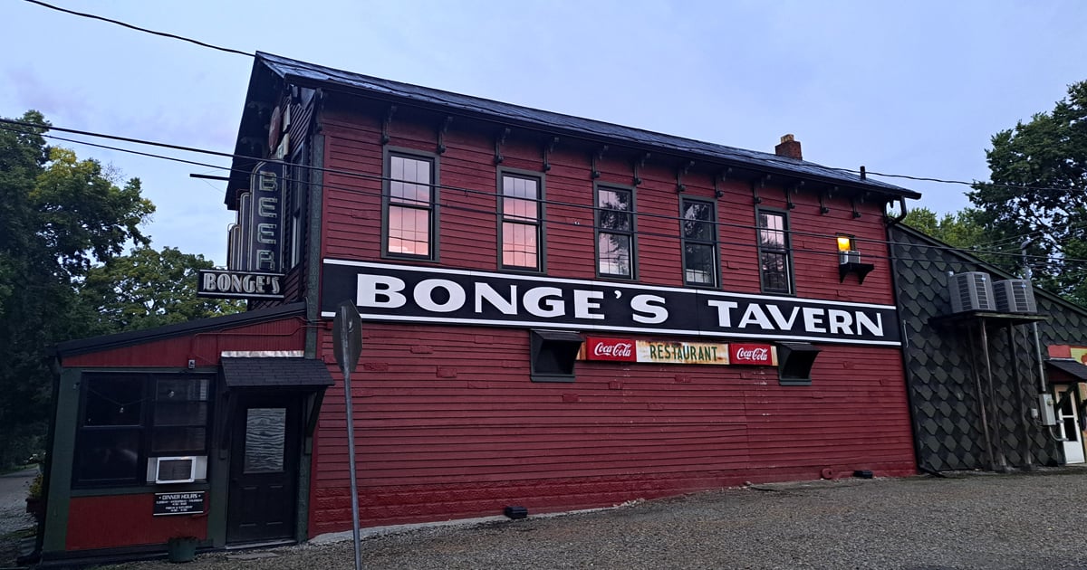 インディアナ州のこの魅力的なレストランのコーンブレッドはとても良いです、あなたはそれについて一週間夢見ています