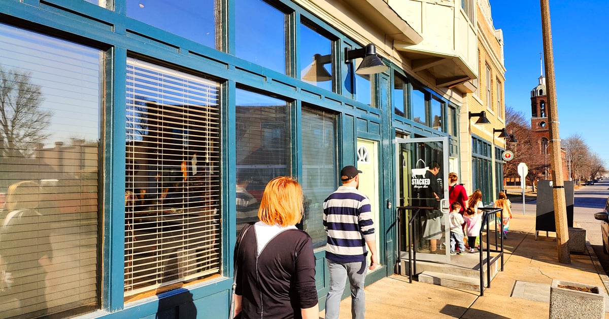 この昔ながらのハンバーガージョイントの魚のサンドイッチは、ミズーリ州のどこからでもドライブする価値があります