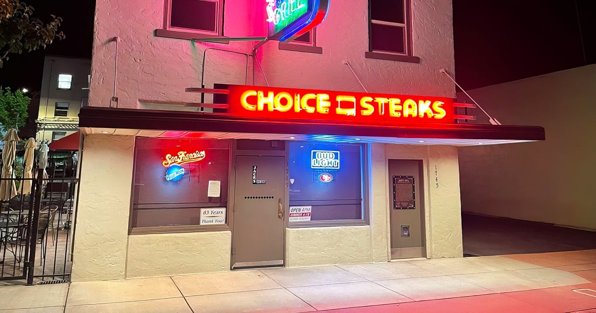 この歴史あるステーキハウスの食欲をそそるフィレミニョンは、カリフォルニアのどこからでも車で行く価値があります