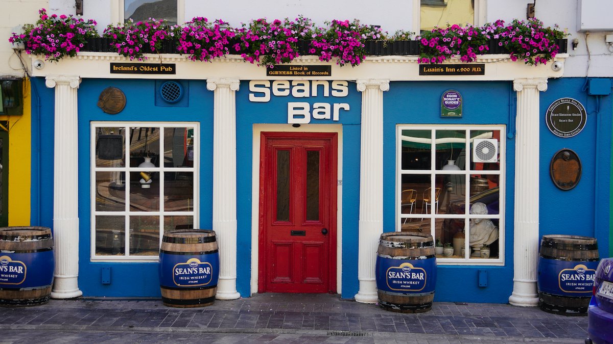 ショーンズバーはアイルランドで最も古いパブであり、おそらく世界です