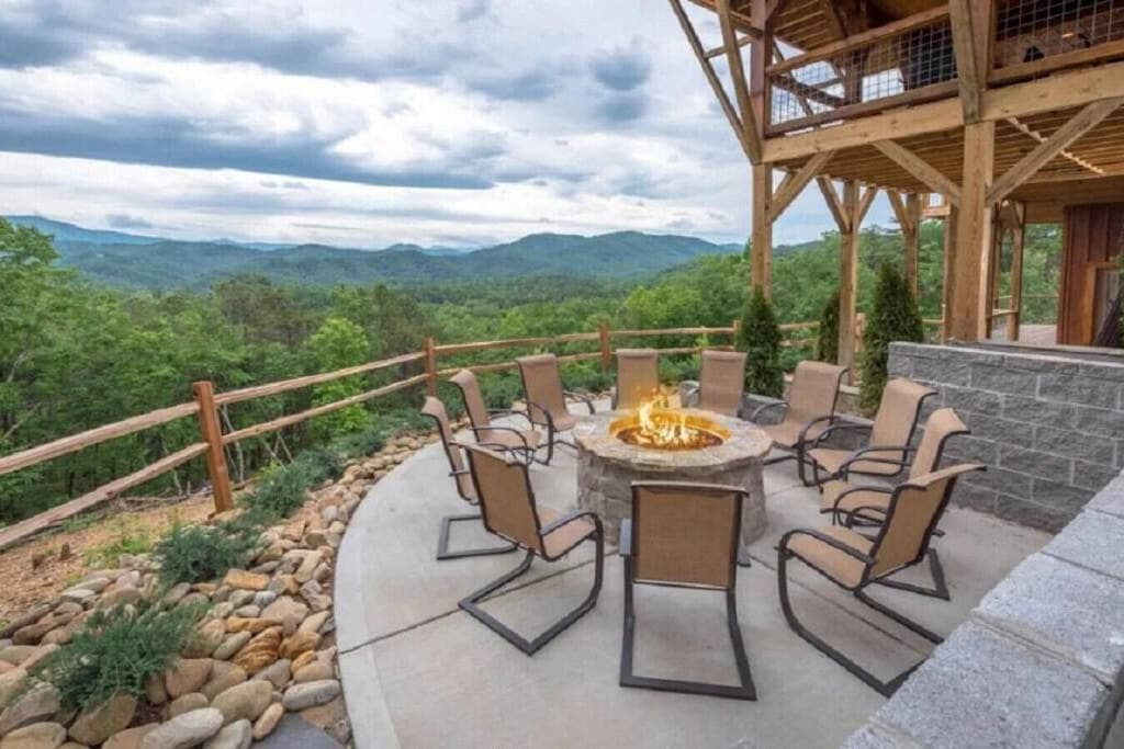 あなたのスモーキーマウンテンの休暇のための12の信じられないほどの鳩の鍛造キャビン