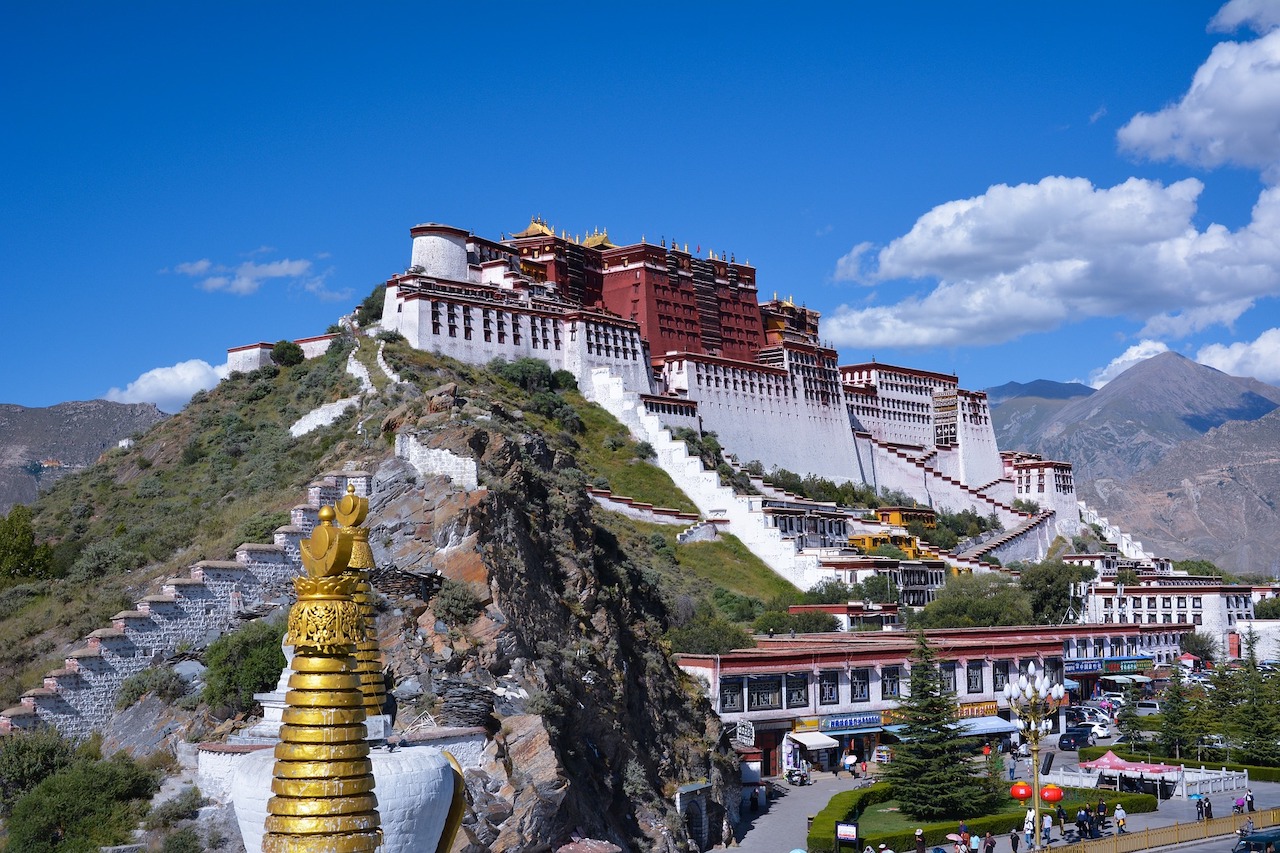 チベット旅行とバックパッキングガイド