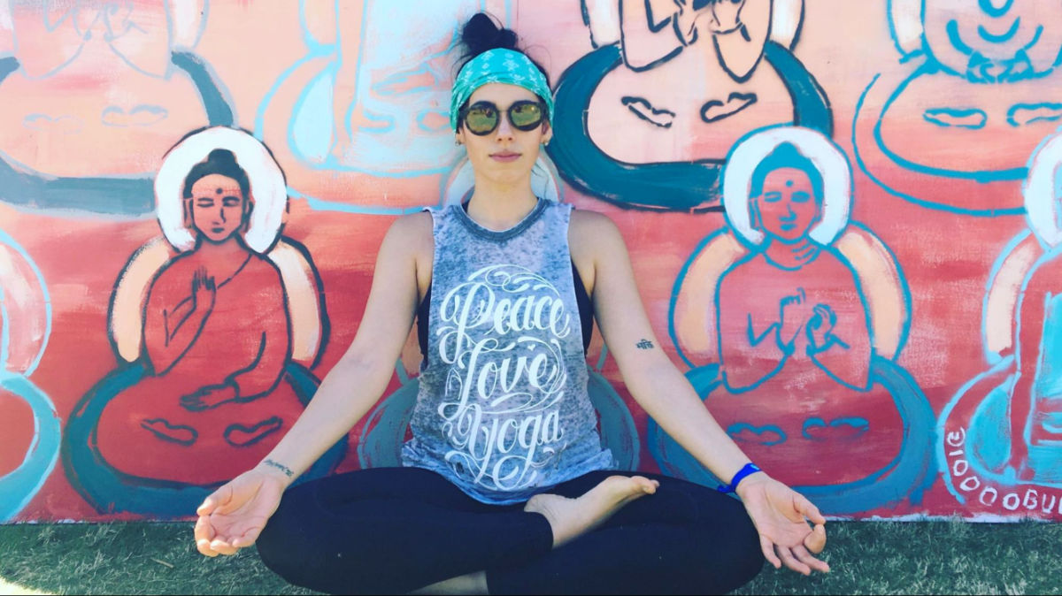 ベテランのヨギーニとしての私の秘密：旅行中にヨガを練習するためのヒント