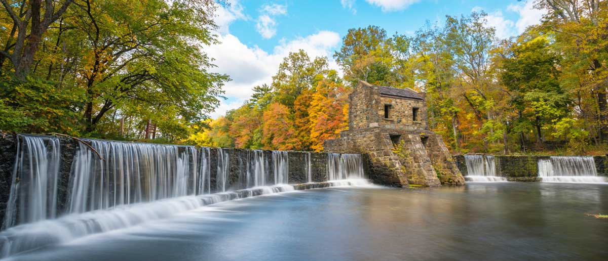 ニュージャージー州の16の最高の滝(地元の)