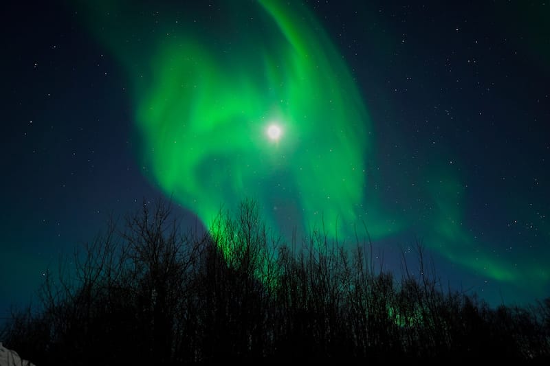 キルナで最高のオーロラツアーを予約する方法（+ヒント）