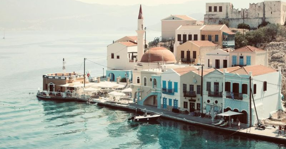 8つの秘密のギリシャ諸島が次の大きなものになる前にこの夏を訪問する