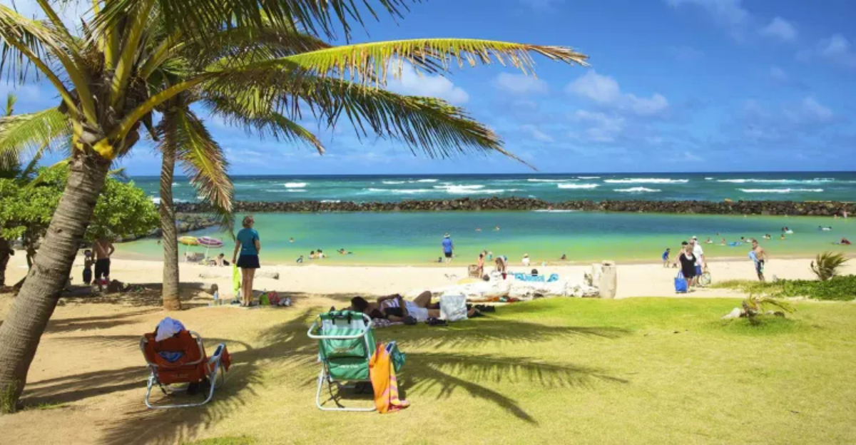 水泳、シュノーケリング、美しさのためにカウアイで最高のビーチ