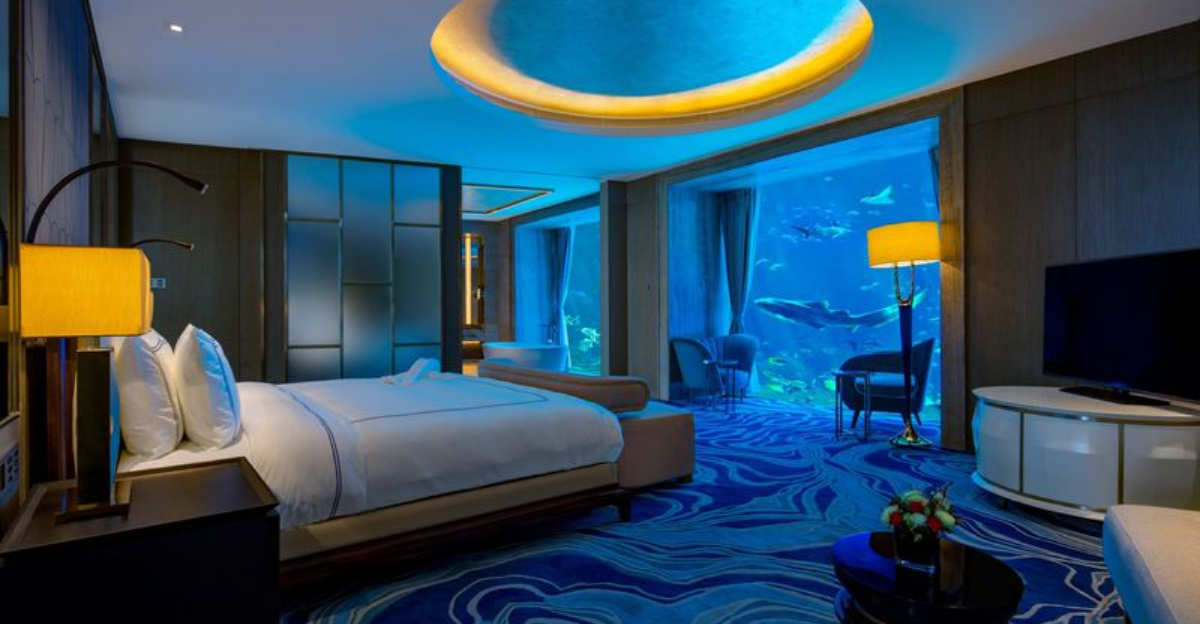 波の下の夜のための12の素晴らしい水中ホテルの部屋