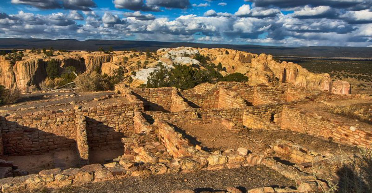 ニューメキシコの13古代遺跡あなたはあなたの人生で少なくとも一度見る必要があります