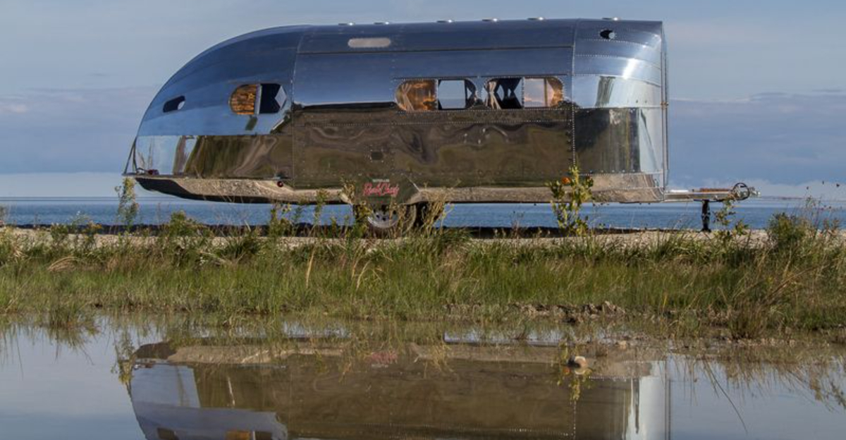 環境に優しい冒険のための8つの最高の電動キャンプトレーラー