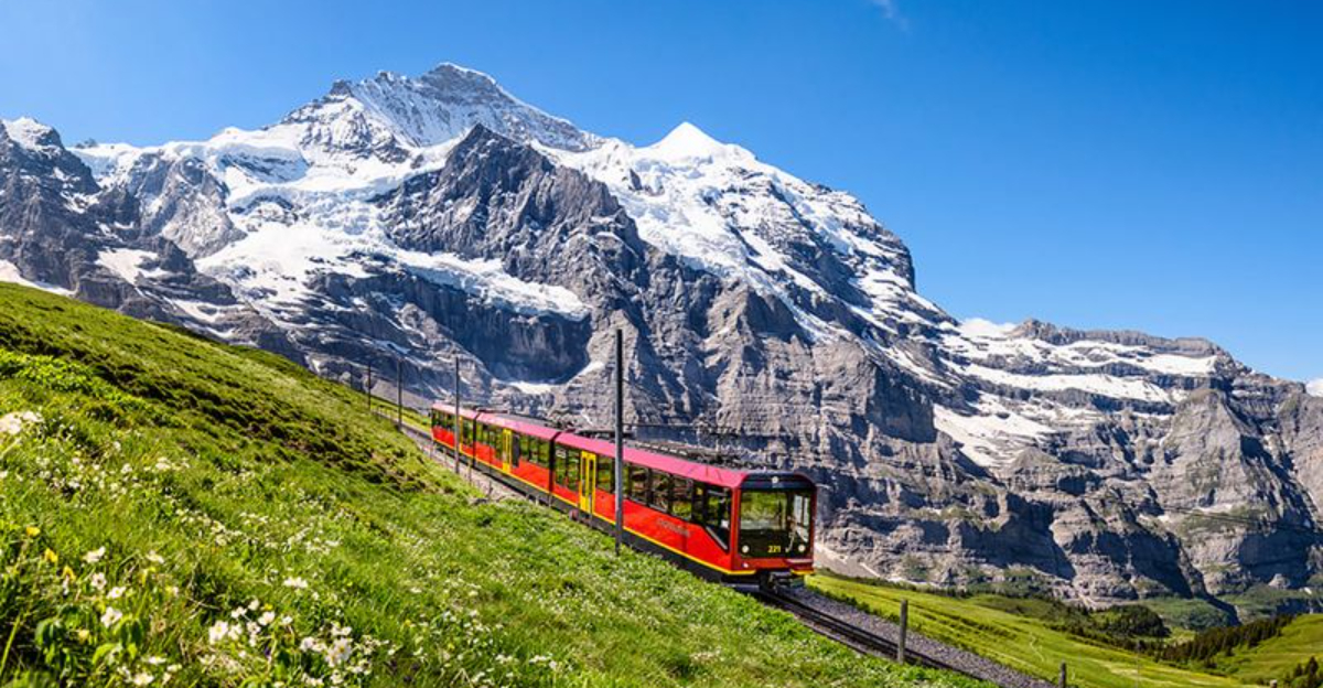 いつでも訪れるのに輝かしい小さなヨーロッパの国についての14の事実