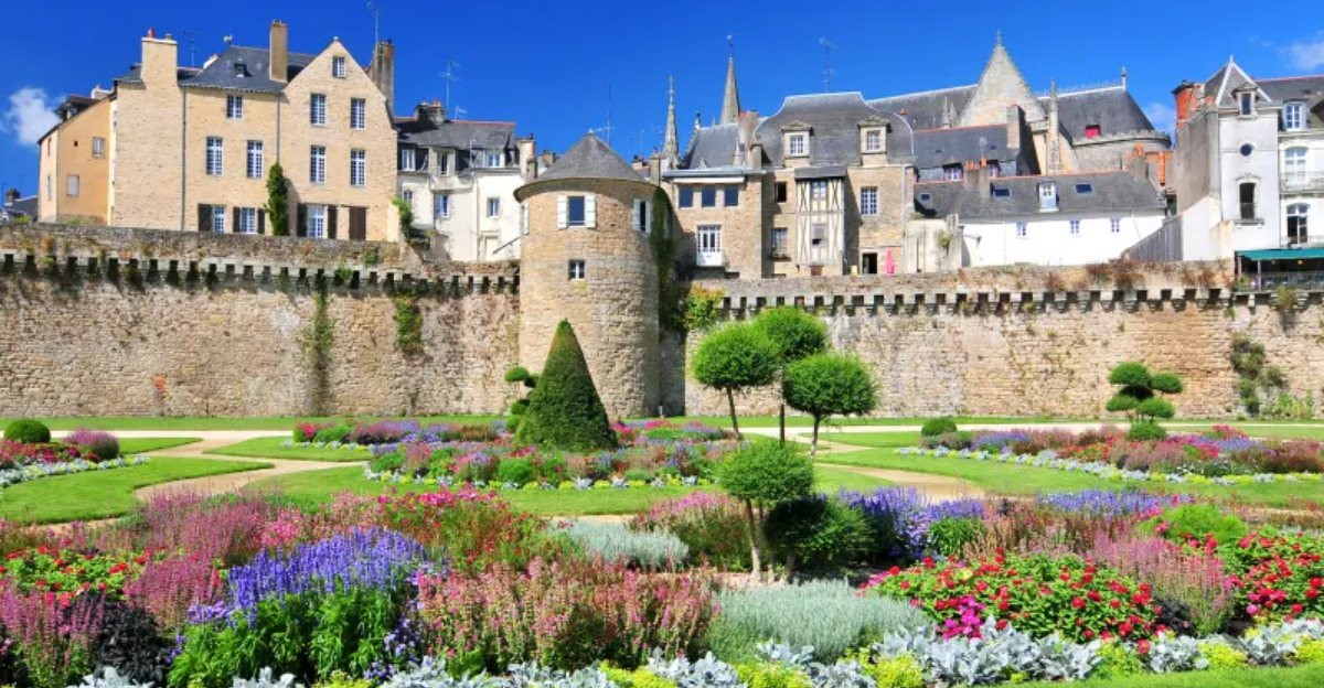 あなたが訪問しなければならないフランスの15の訪問された都市