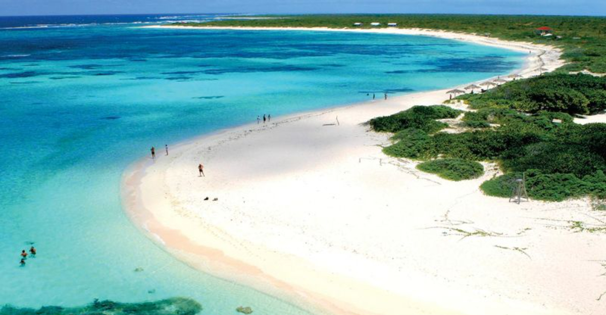 リラックスした雰囲気のある15の豪華なカリブ海の島々、群衆はいません