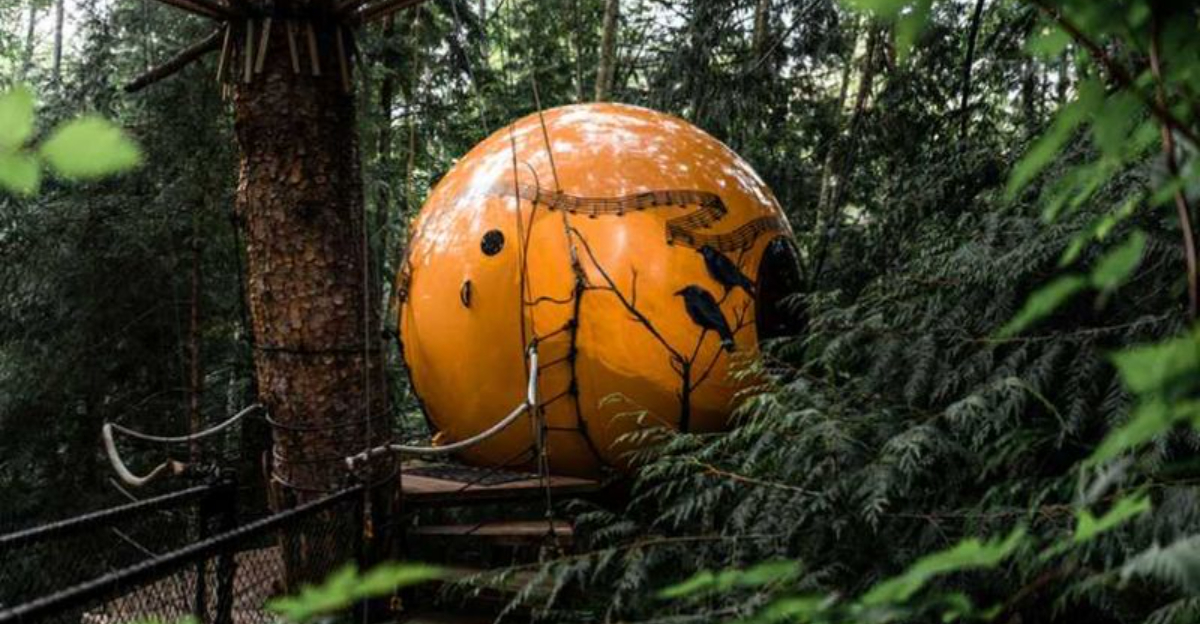城、ツリーハウス、または洞窟で眠るための15のユニークな予算に優しいスポット