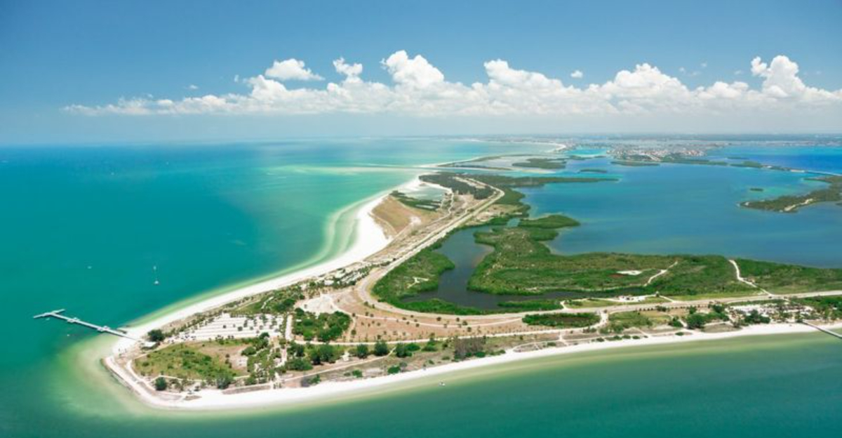 あなたの旅程のスポットに値する15のユニークなフロリダのビーチ