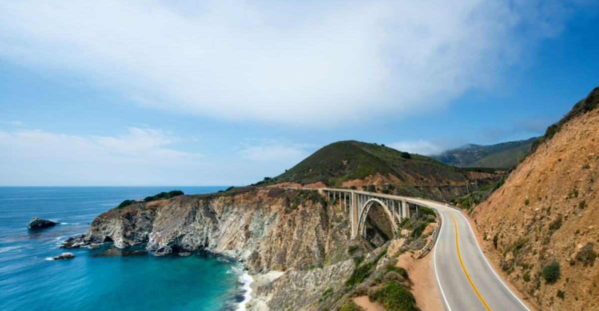 雑用のように感じないファミリーロードトリップ:ビルトインの楽しみのある12の風光明媚なルート