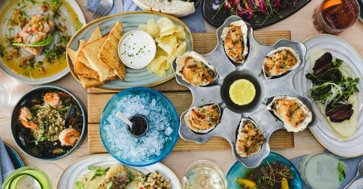 フードライターのように旅行する方法:最高の場所を試飲するための12のヒント