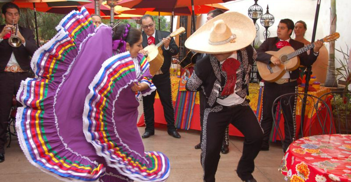 私は16の「本物の」シンコ・デ・マヨツアーを予約しました。