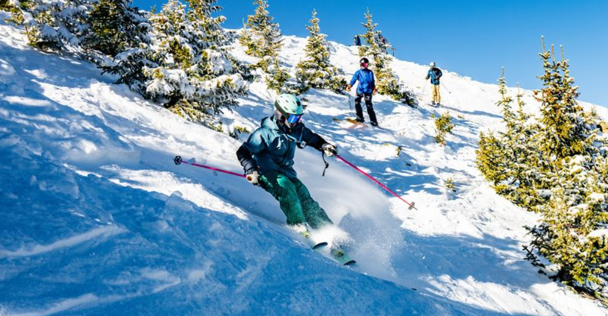 4月にアメリカでスキーをするのに最適な10の場所