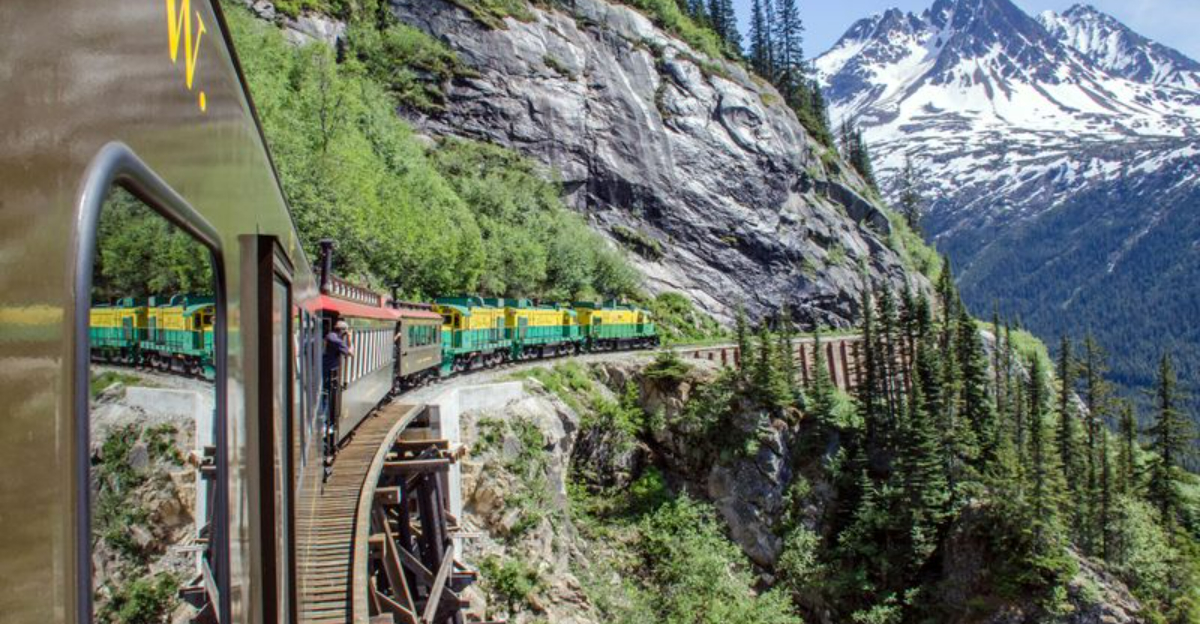 あなたが体験する必要がある米国での12の風光明媚な列車に乗る