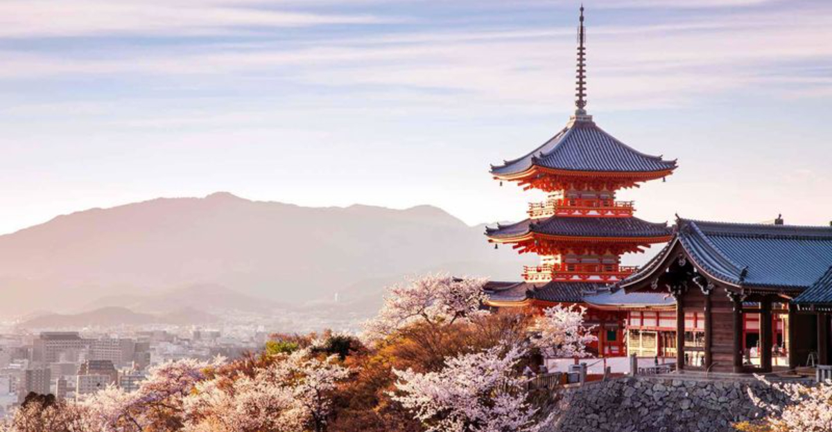 専門家によると、今年4月に訪れる17の最高の目的地