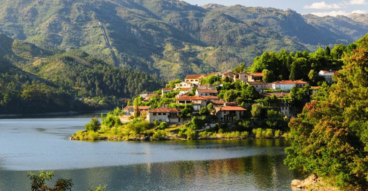 観光客がいつも忘れる8つの最もあまり知られていないポルトガルの目的地