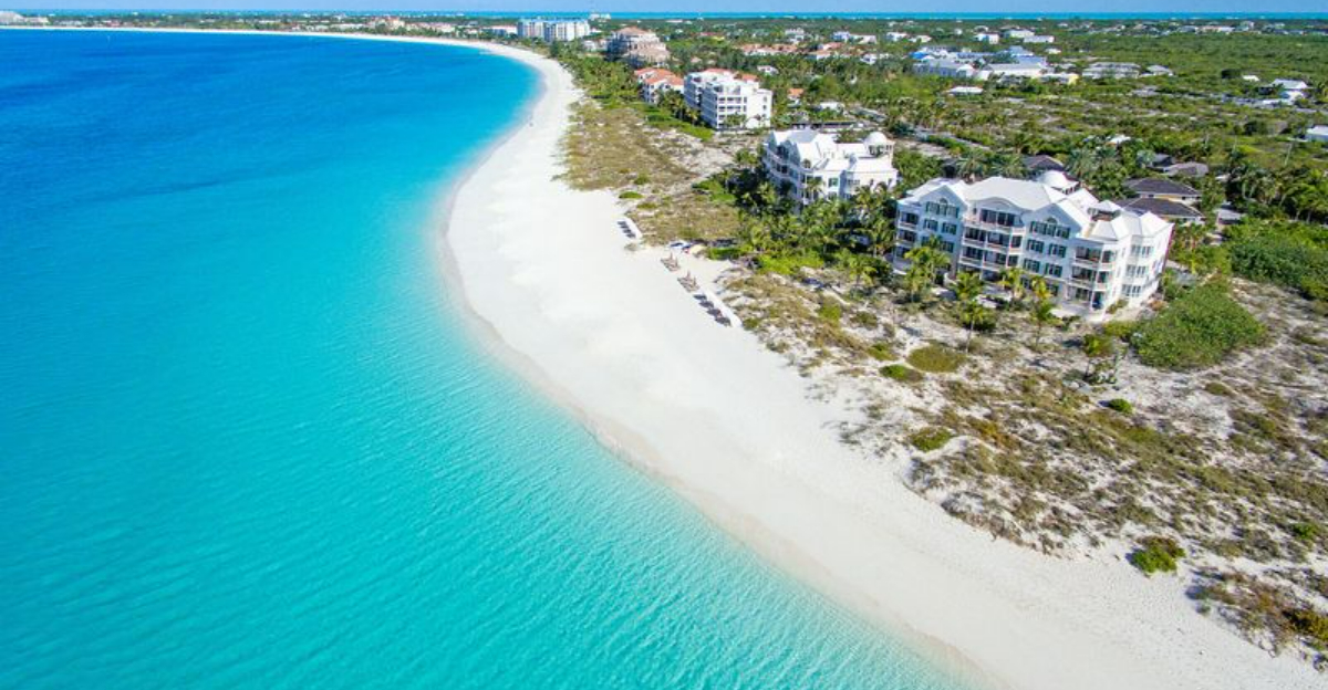 安心して旅行する：世界中で最も安全なビーチの15