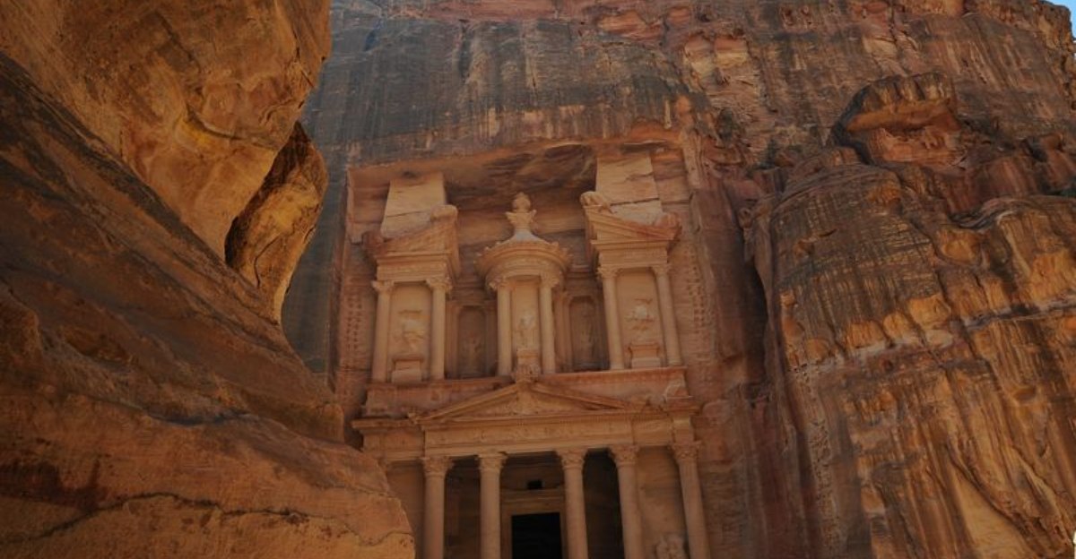 バケツリストに載るに値する10の夢の目的地と5あなたはスキップする必要があります