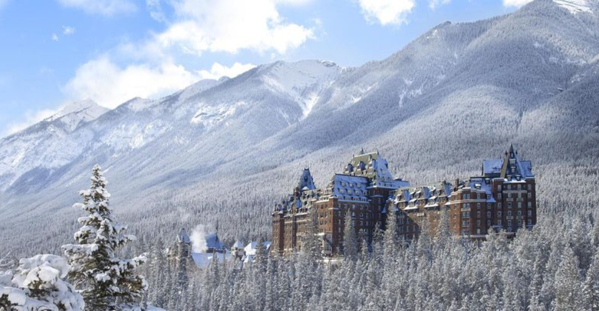 魔法の脱出のために世界中の13のおとぎ話のスキーの家